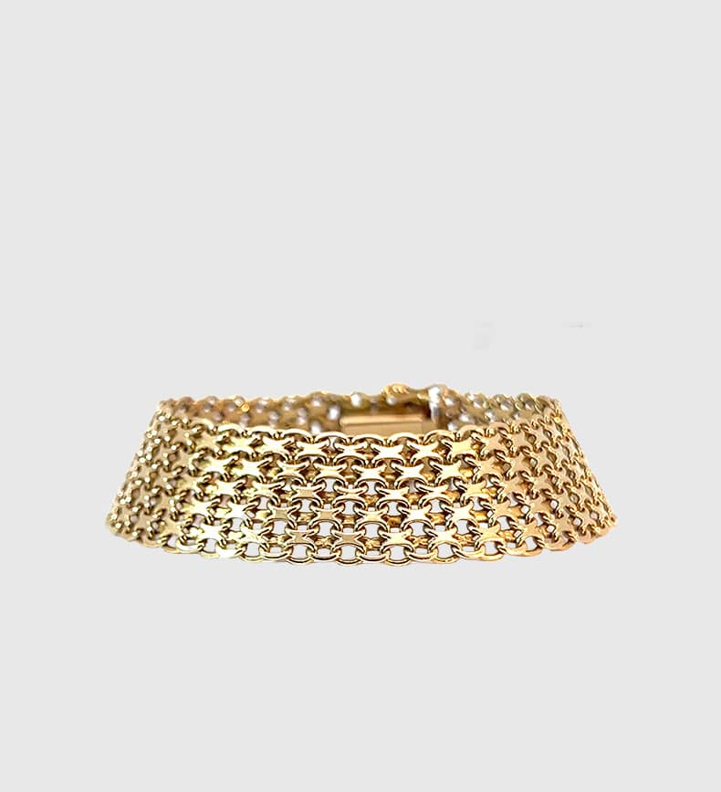 Materiale: Guld Stempel: 18 K ESM h-logo, trekroner-logo, L9 Karat: 18 karat Vægt: 31,55 g Mål: Længde: 18,5 cm - Bredde: 1,8 cm Designer: Svedboms Guldsmeds Ab Hov - Vetlanda 1913-1998 - Sverige - år 1961 Varenummer: AB250825-13