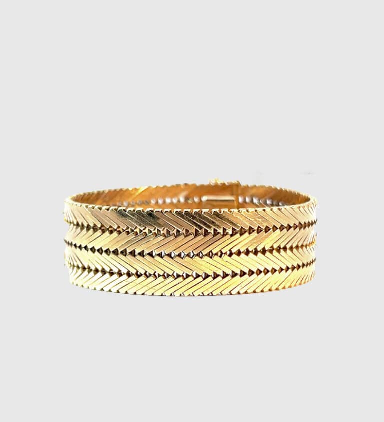 Materiale: Guld Stempel: 585 Backhausen Karat: 14 karat Vægt: 42,82 g Mål: Længde: Ca. 17,5 cm Bredde: 1,8 cm Designer: J.A. Backhausen - Skovlunde efter 1976 Varenummer: AB260825-16